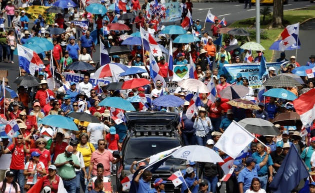 Los docentes se mantienen firmes en las manifestaciones que lideran. Foto: Víctor Arosemena 