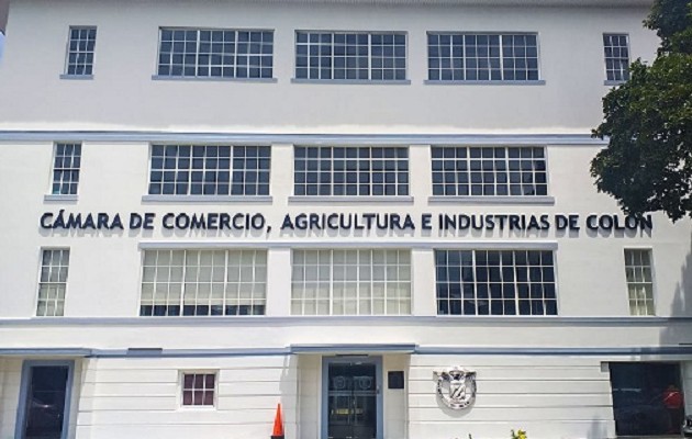 También importantes líneas de cruceros han empezado a cancelar sus visitas a Colón. Foto: Diomedes Sánchez.
