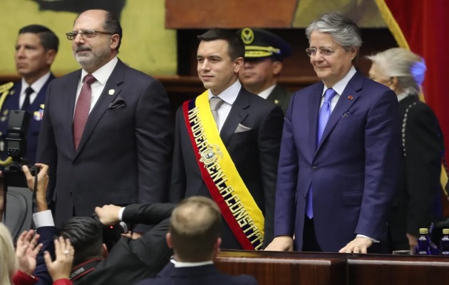 El presidente entrante de Ecuador, Daniel Noboa,  junto al presidente de la Asamblea Nacional, Henry Kronfle. Foto: EFE