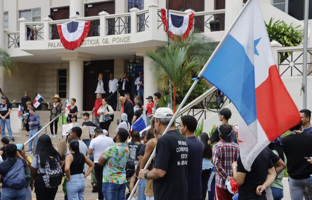 Una vigilia permanente se realiza en los predios de la corte, lo que podría ser adverso según expertos. Foto: Víctor Arosemena 