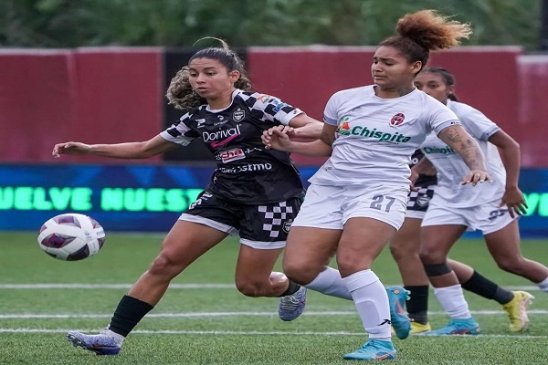 El campeonato de fútbol femenino fue suspendido en Panamá. Foto: LFF