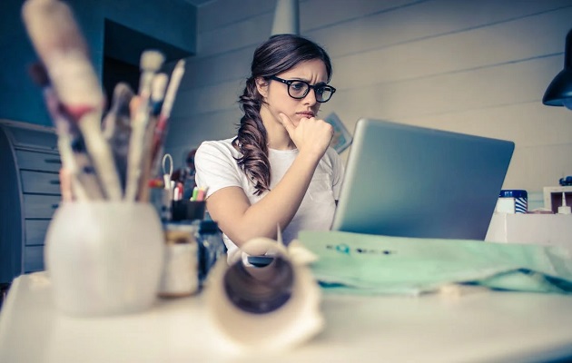 El ausentismo también puede generar un ambiente de trabajo tóxico. Foto: Pexels