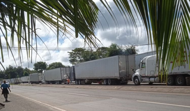 Closures show the fragile connection of western R.