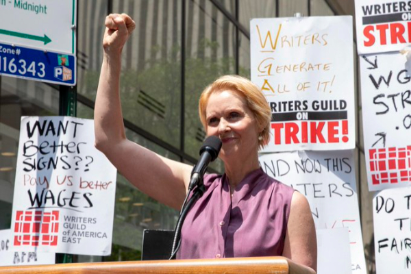 Cynthia Nixon en la manifestación frente a la Casa Blanca. Foto: EFE