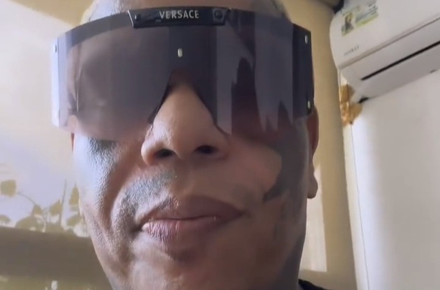 ‘A Japanese man wears glasses because he doesn’t want to look defeated’