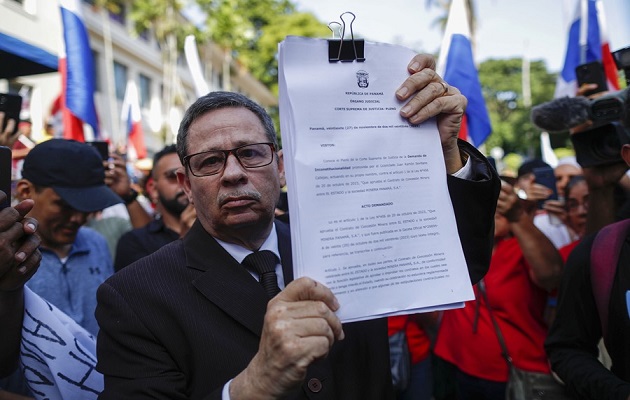 Juan Ramón Sevillano tras recibir la notificación.  Foto: EFE