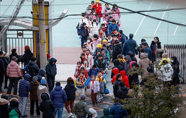 Autoridades chinas se mantienen alerta ante el aumento de enfermedades respiratorias. Foto: EFE