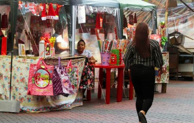 Consumer confidence continues its downward trend