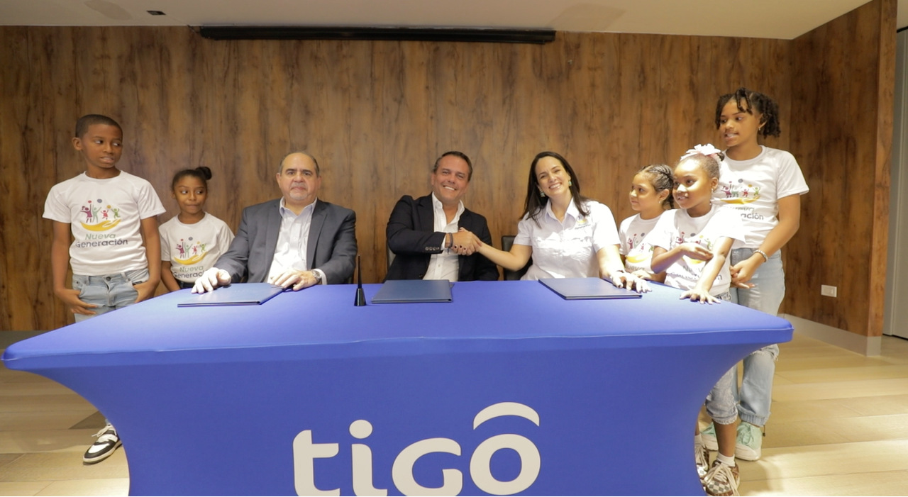 Tigo Panama renews its commitment to the World Cup next door