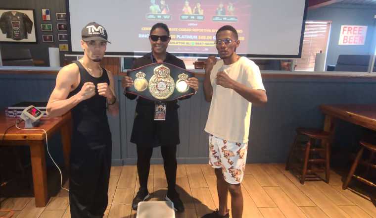 Juan Coronel de Colombia enfrentará a Jedrier Reyes de Puerto Rico. Foto: Cortesia