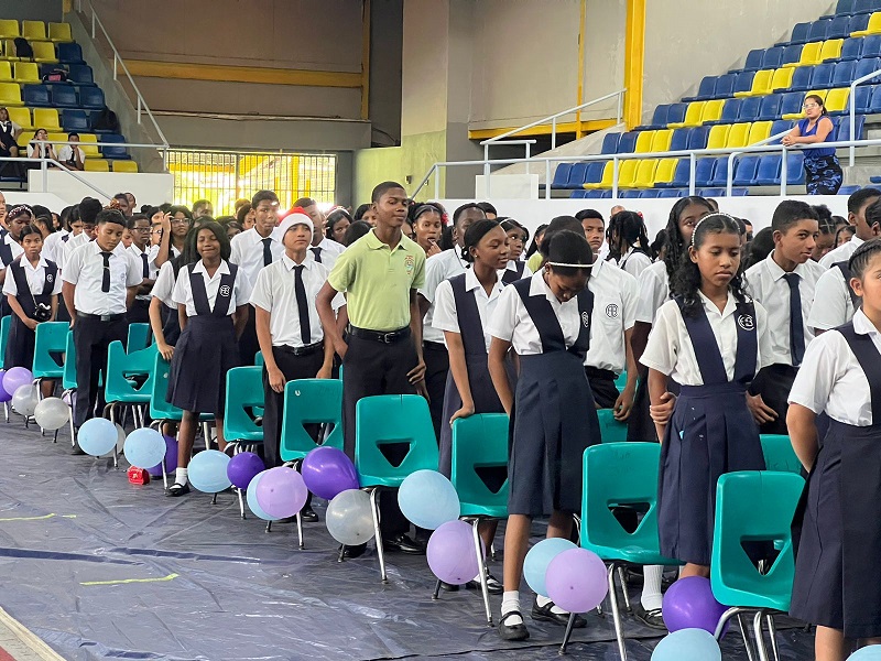 Los estudiantes fueron capacitados por unidades del Servicio Policial de Niñez y Adolescencia. Foto: Diomedes Sánchez 