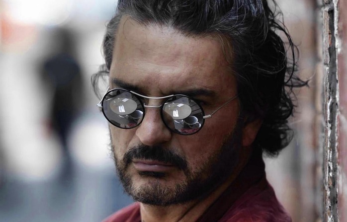 Ricardo Arjona is taking a break from touring