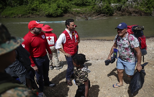 La llegada masiva de migrantes ha obligado a los entes humanitarios a reforzar sus proyectos en Darién. Foto: EFE