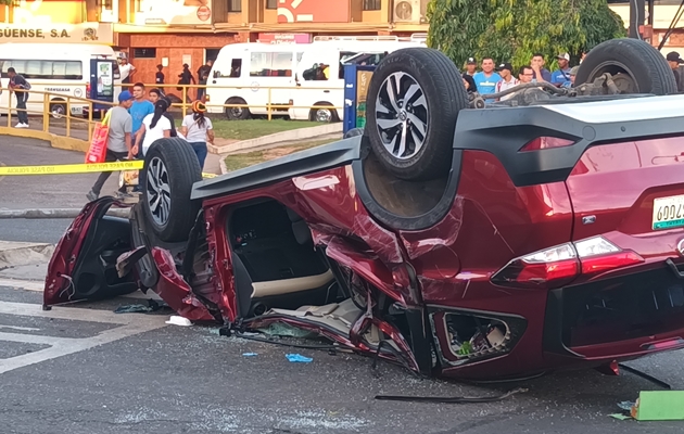 La conductora se encuentra en estado de salud delicado. Foto / Melquiades Vásquez.