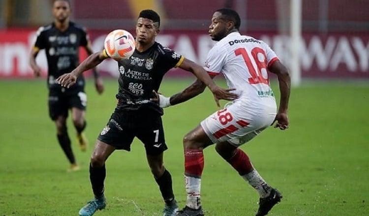 Honduras, port for Panamanian players