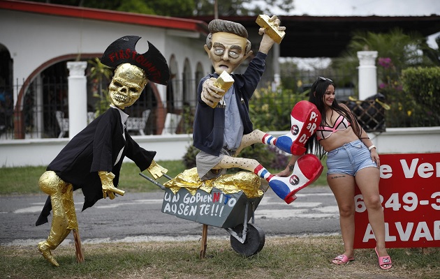 Los panameños despiden el año viejo y dan la bienvenida al nuevo. Foto: EFE