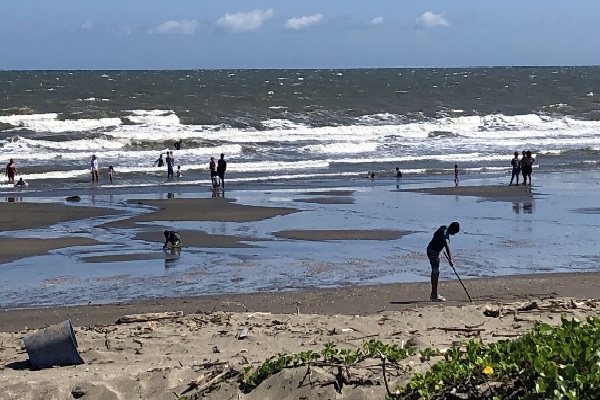 La atracción de las playas santeñas en Año Nuevo no conoce límites provinciales. Foto. Thays Domínguez