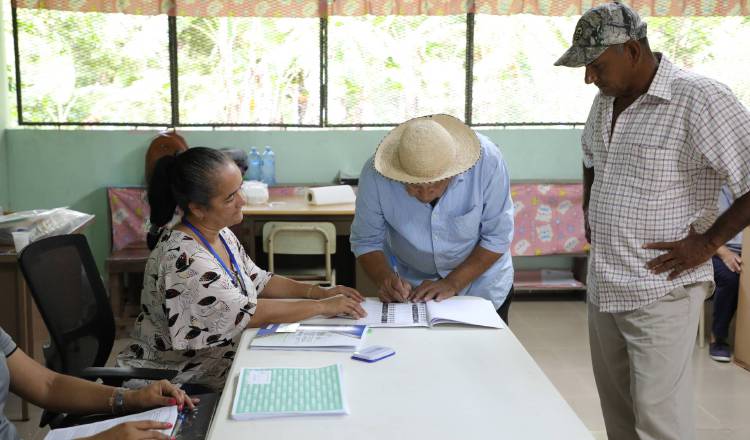 La campaña electoral inicia el 3 de febrero y se extiende hasta el 2 de mayo.