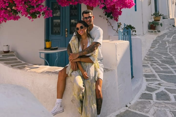 Gaby Garrido y su novio Víctor en Grecia. Foto: Instagram