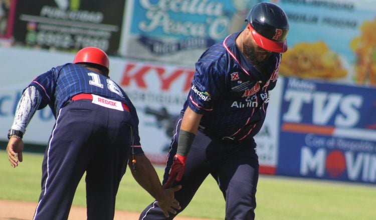 Pedro Aguilar hits a home run and continues to sink the Federales