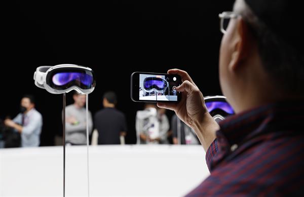 Apple’s virtual reality glasses come out on August 2 Apple’s virtual reality glasses come out on August 2