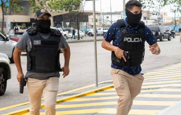 Operativos de las Fuerzas Armadas se despliegan a lo largo del país para establecer control y vigilancia. Foto: EFE