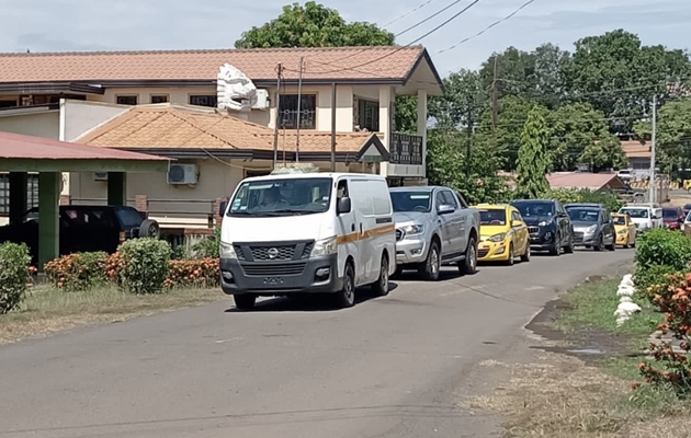 La calle es estrecha y las casas antiguas que no soportan el flujo vehicular pesado. Foto / Thays Domínguez.