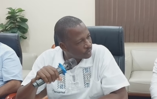 Representante de Colón cuestiona labor de los diputados