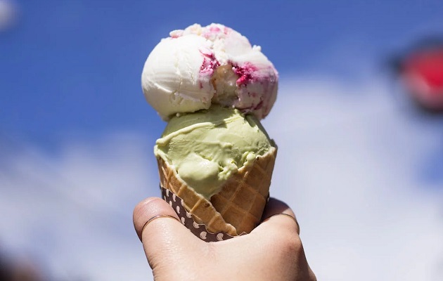 Los consumidores modernos buscan constantemente alternativas más saludables de helados. Foto: Pexels