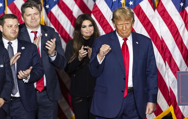 Trump calls for unity after sweeping Iowa