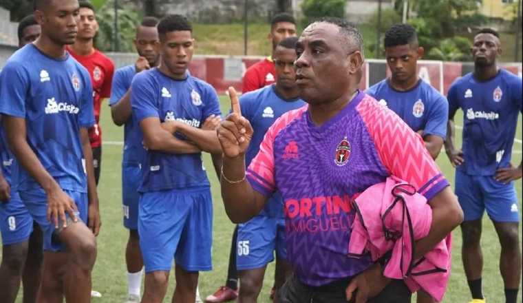 Jair Palacios, técnico del Sportig San Miguelito. Foto: Cortesía