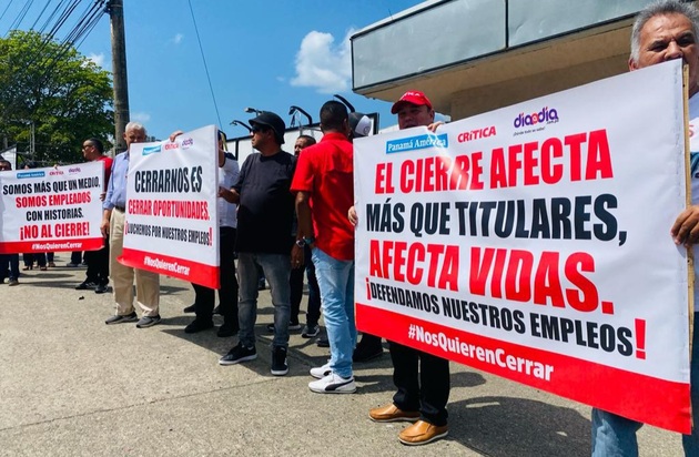 Colaboradores se Epasa se manifestaron pacíficamente el miércoles. 