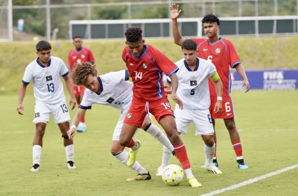 Panamá se impuso a El Salvador en el torneo Sub-20. Foto: Fepafut 