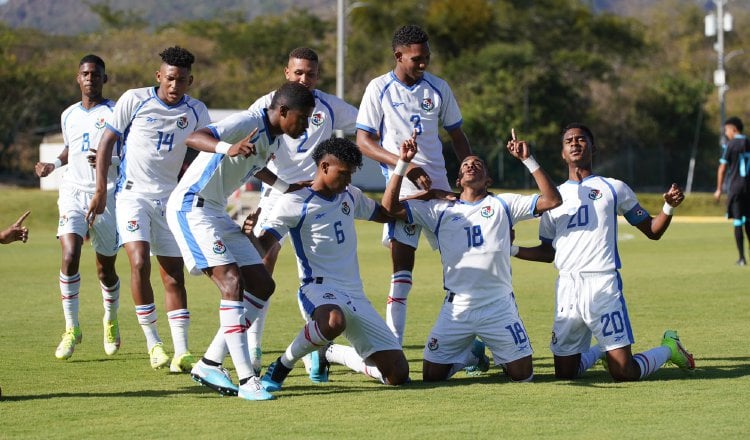 Panama U-19 is going for the UNCAF title