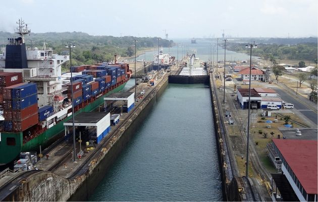 El agua que administra el Canal de Panamá abastece a más del 50% de la población del país. Foto: Pixabay