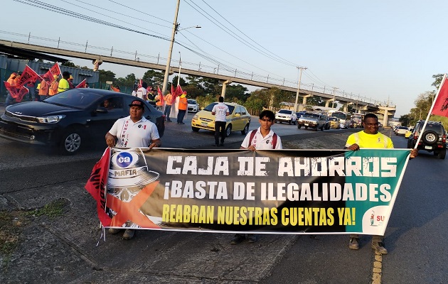 Suntracs realiza jornadas de volanteo, pero las acciones se intensificarán si no reciben respuestas. Foto: Cortesía/Suntracs