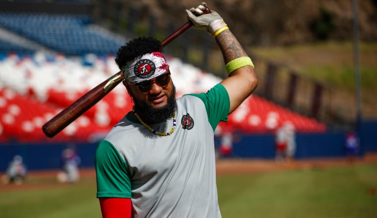 Allen Córdoba en los entrenamientos con los Federales. Foto:EFE