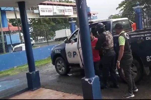 Detienen a un presunto implicado en caso de cuatrerismo en septiembre de 2023. Foto. Eric Montenegro Detienen a un presunto implicado en caso de cuatrerismo en septiembre de 2023. Foto. Eric Montenegro