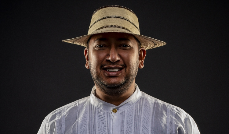 Rafael Chong, between photography and folklore