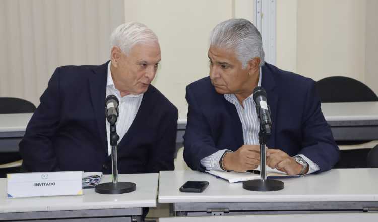 Ricardo Martinelli junto a José Raúl Mulino, durante su comparecencia en el Pacto de Estado por la Justicia. Víctor Arosemena