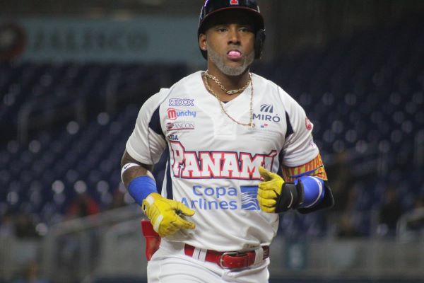 Edgar Muñoz del equipo de los Federales de Chirquí (Panamá) en la Serie deñ Caribe. Foto: Confederación del Caribe 