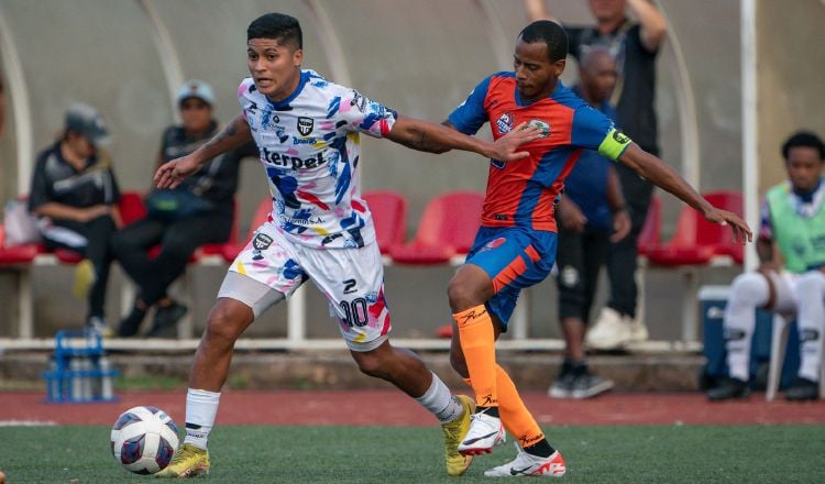 Taurus and Colts tie;  The association punished Sporting in the LPF