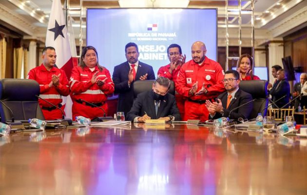  Se actualiza la Ley 40 de 1917, que funda la Cruz Roja Nacional de Panamá. Foto: Cortesía Presidencia