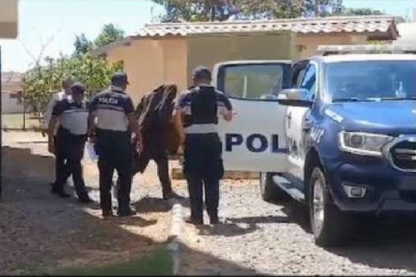 El excomisionado Andrés Castillo, fue capturado con 15 paquetes de la sustancia ilegal.