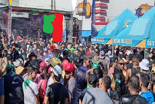 La Placita de Santiago, se quedó pequeña para la cantidad de personas que visitaron el lugar para disfrutar de los culecos. Foto. Melquíades Vásquez