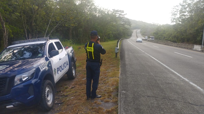 El tranque generado en Guabalá, Chiriquí, donde hay un puesto de control, fue muy criticado por conductores. Foto: Cortesía Policía