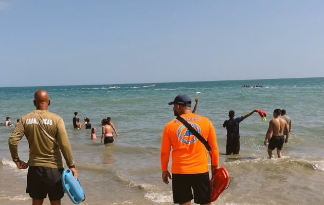 Se recomienda a los bañistas y pescadores incrementar las medidas de seguridad. Foto: Cortesía Sinaproc