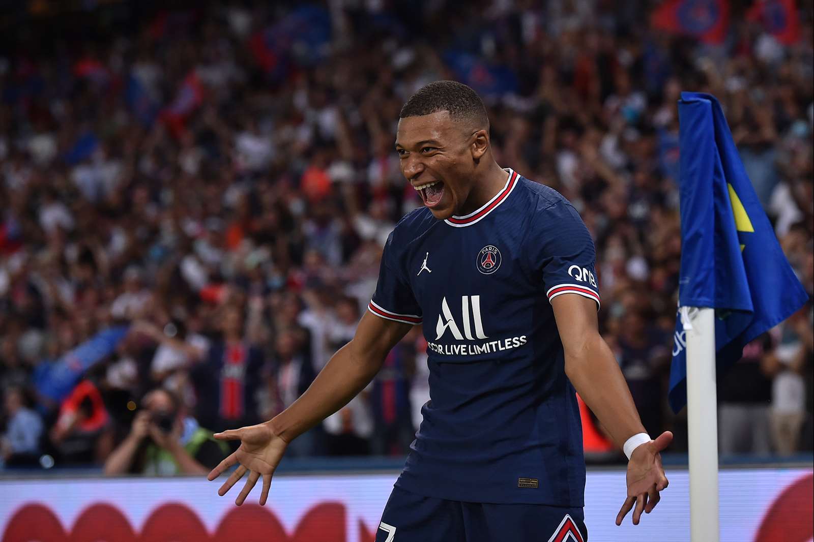 Mbappé, figura del PSG de Francia. Foto:@PSG