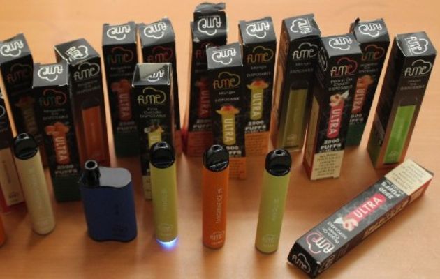 Las autoridades han incautado cigarrillos electrónicos (vaporizadores) y todo sus componentes. Foto: Cortesía