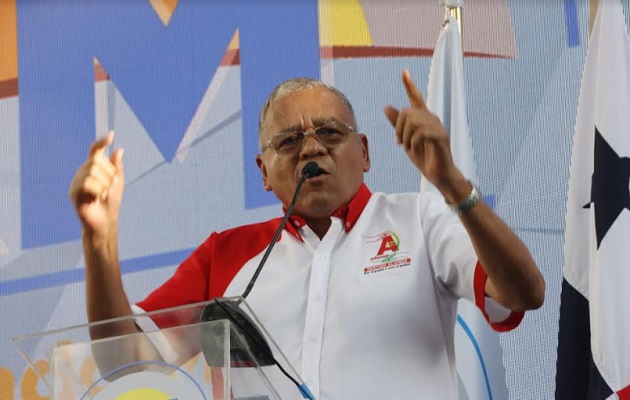 José Muñoz dijo que apoya a Martinelli en las buenas y en las malas. Foto: Víctor Arosemena